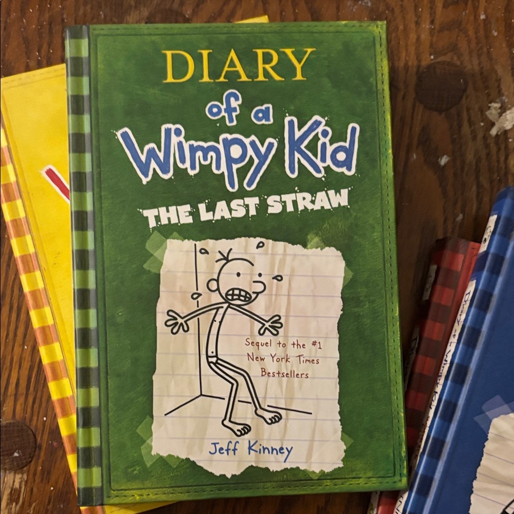 Diary of a Wimpy Kid book set - Picture 4 of 5